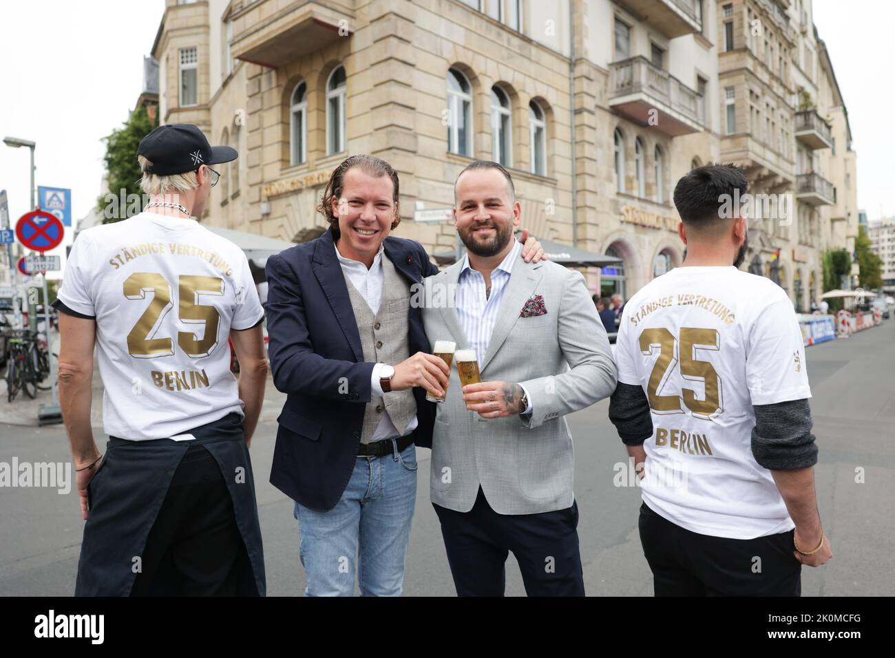 Berlin, Deutschland. 12. September 2022. Jörn Peter Brinkmann (2. von ...
