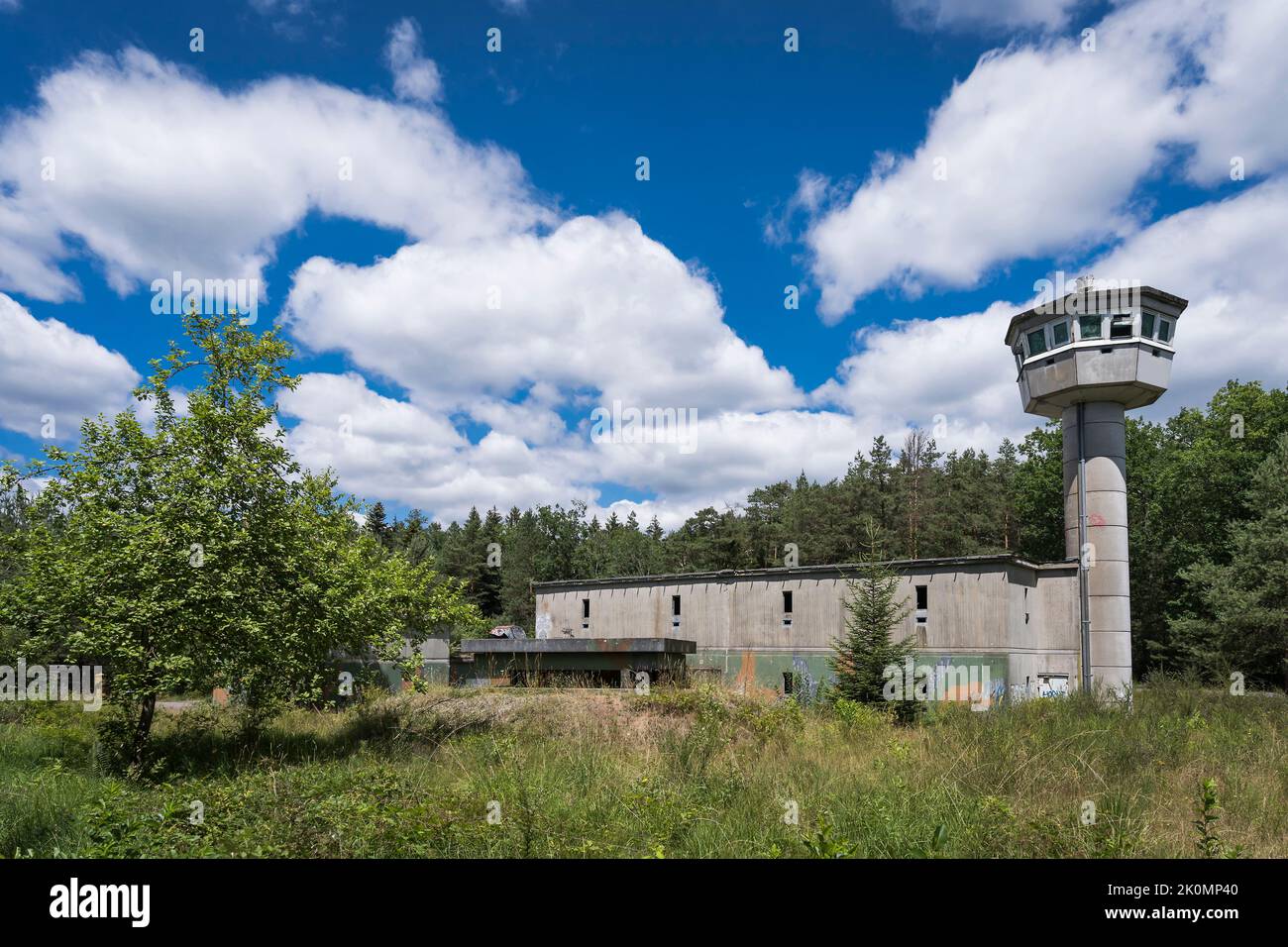 Wachturm eines verlassenen Waffenlagers für kalte Kriege Stockfoto