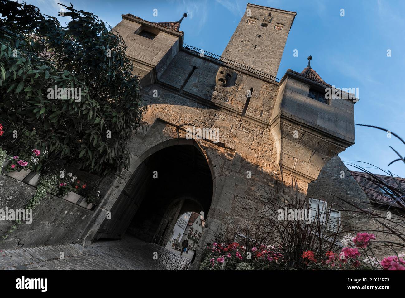 Straßenblick in der mittelalterlichen Stadt Rothenburg. Stockfoto