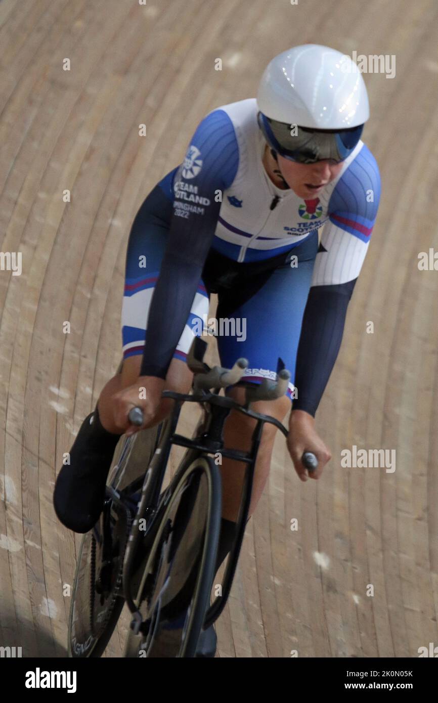 Neah EVANS aus Schottland beim 3000m Einzel-Pursuit-Bronzemedaillenrennen der Frauen bei den Commonwealth-Spielen 2022 im Velodrome, Queen Elizabeth Olympic Park, London. Stockfoto