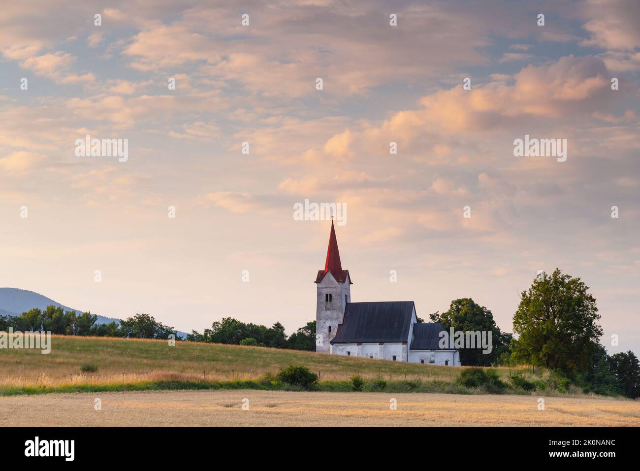 Gotische Kirche in Turciansky Dur Dorf, Turiec Region, Slowakei. Stockfoto