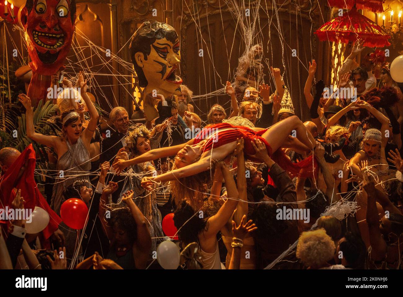 VERÖFFENTLICHUNGSDATUM: 6. Januar 2023. TITEL: Babylon. STUDIO: Paramount Pictures. REGIE: Damien Chazelle. HANDLUNG: In Hollywood während des Übergangs von Stummfilmen zu Talkies, mit Fokus auf eine Mischung aus historischen und fiktionalen Charakteren. MIT MARGOT ROBBIE als Nellie LaRoy. (Kreditbild: © Paramount Pictures/Entertainment Pictures) Stockfoto