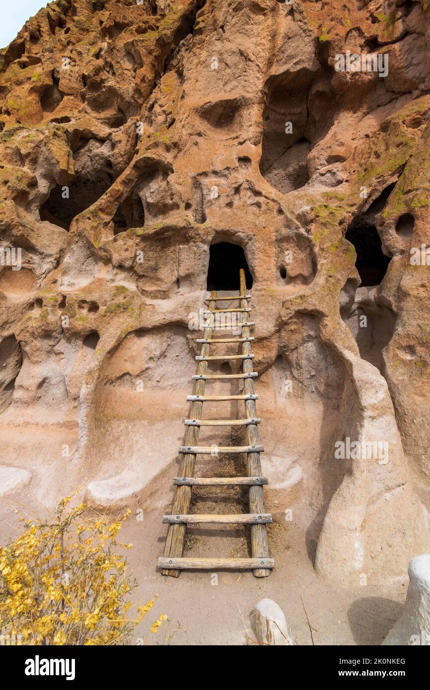 Leiter nach Pueblo im Bandeler National Monument, New Mexico, USA Stockfoto