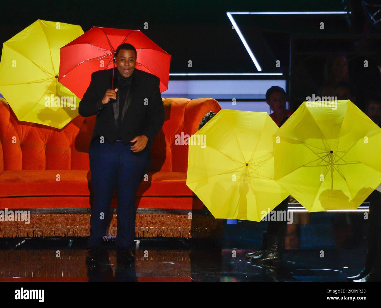 Los Angeles, Usa. 12. September 2022. Moderator Kenan Thompson tritt am Montag, den 12. September 2022, während der jährlichen Primetime Emmy Awards 74. im Microsoft Theater in Los Angeles auf. Foto von Mike Goulding/UPI Credit: UPI/Alamy Live News Stockfoto