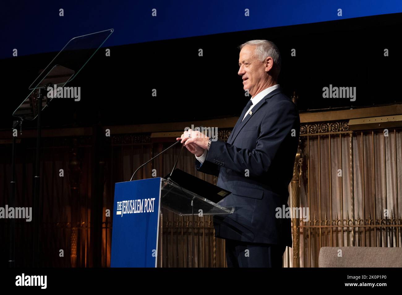 New York, NY - 12. September 2022: Der israelische Verteidigungsminister Benjamin Benny Gantz spricht während der jährlichen Jerusalem Post Konferenz in Gotham Hall Stockfoto