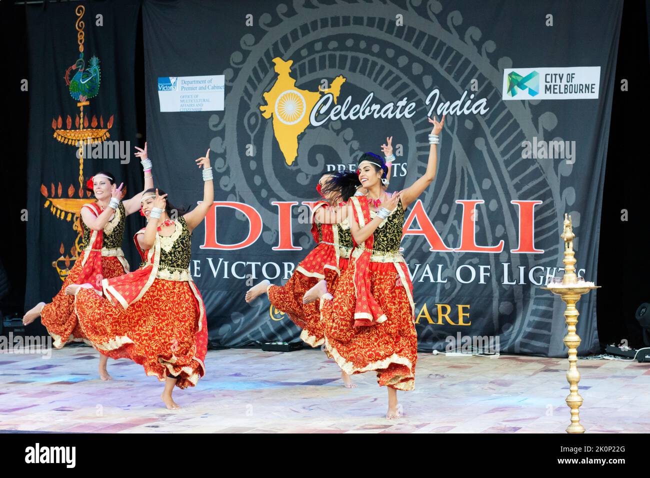 Die indische Gemeinde in Melbourne feiert Diwali mit Tänzern und anderen kulturellen Veranstaltungen. Stockfoto