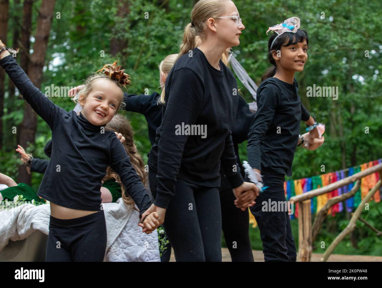 Generalprobe Von A Mid-Summer Night's Dream durch die junge Firma Mini Mouth im wunderschönen Thorington Outdoor Theater. Stockfoto