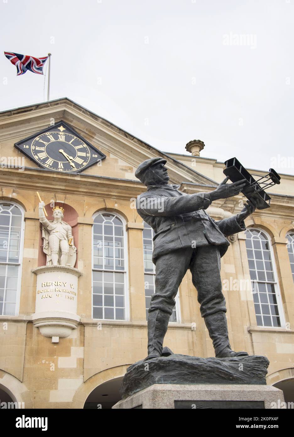 Statue des charles Rolls Fliegers und Mitbegründers von Rolls royce im Zentrum von monmouth monmouthshire wales Stockfoto