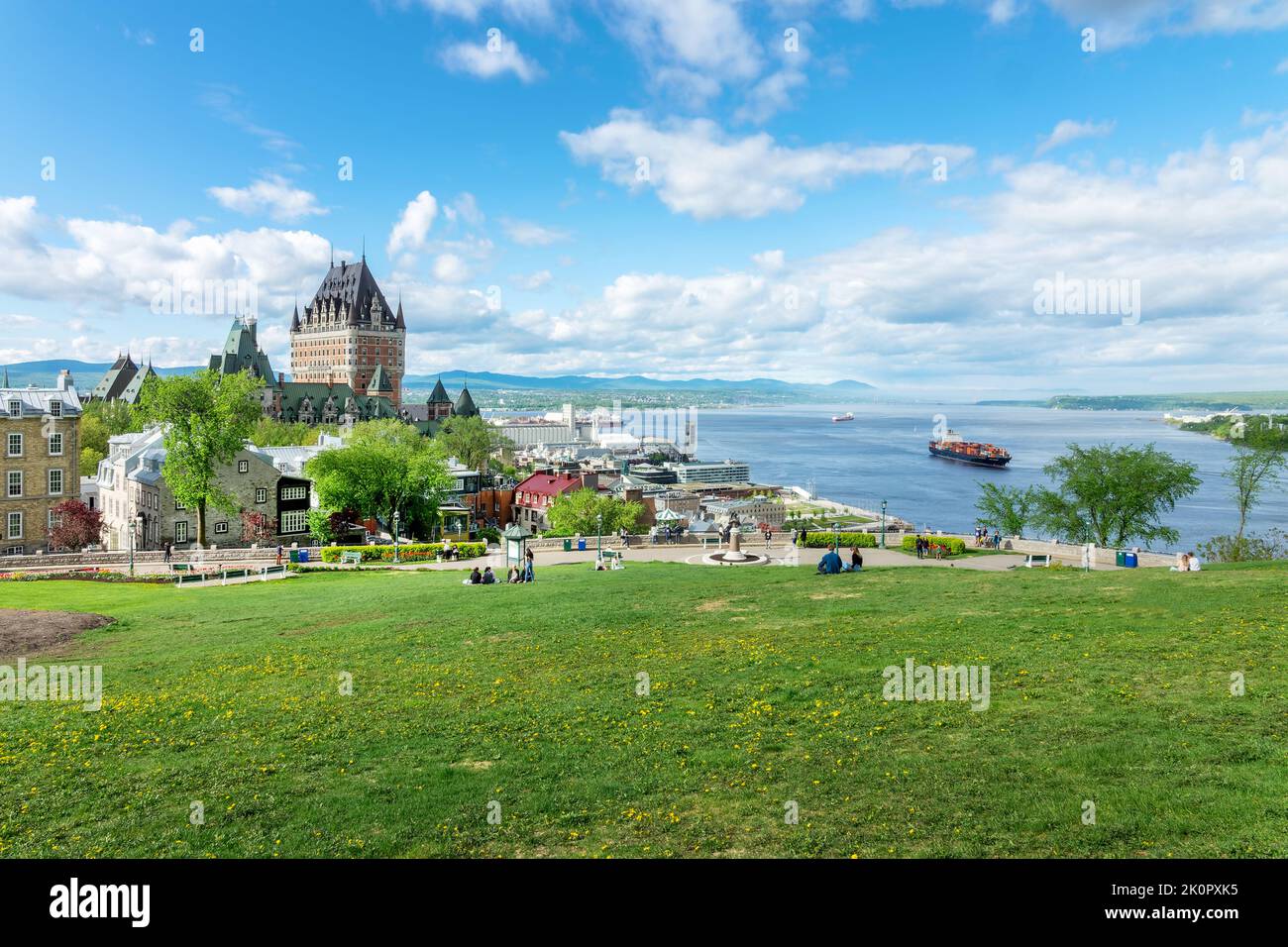 Blick auf die Altstadt von Quebec City mit Chateau Frontenac und St. Lawrence River Stockfoto