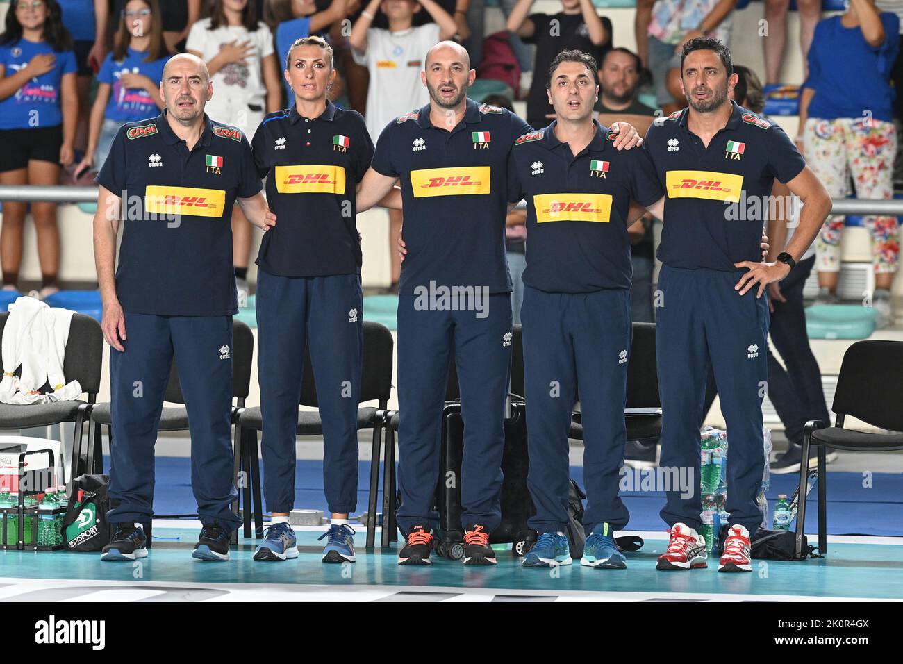 Neapel, Italien. 12. September 2022. Italien bei der Nationalhymne und DHL TESTMATCH AUF DEM WEG ZUR WORRLD-MEISTERSCHAFT Italien-Türkei Palavesuvio (Bild: © Agostino Gemito/Pacific Press via ZUMA Press Wire) Stockfoto