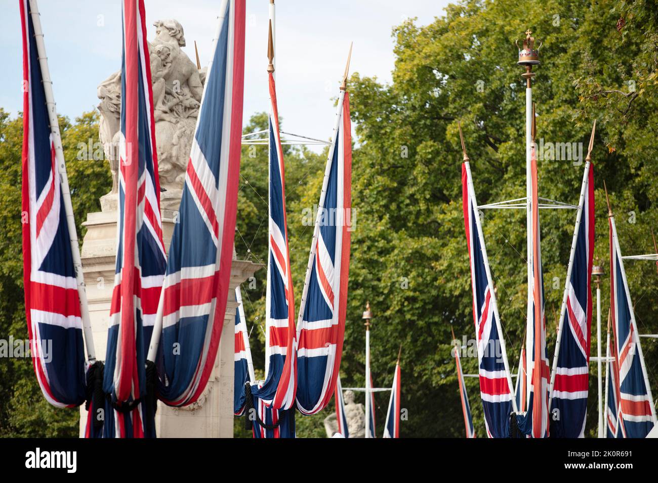 Union Jack flaggen entlang der Mall im Zentrum von London Stockfoto