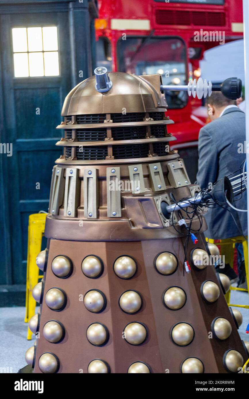 London, Großbritannien. 13. September 2022. IAAPA Expo Europe (Global Association for the Attractions Industry) Excel London A dalek Credit: Ian Davidson/Alamy Live News Stockfoto