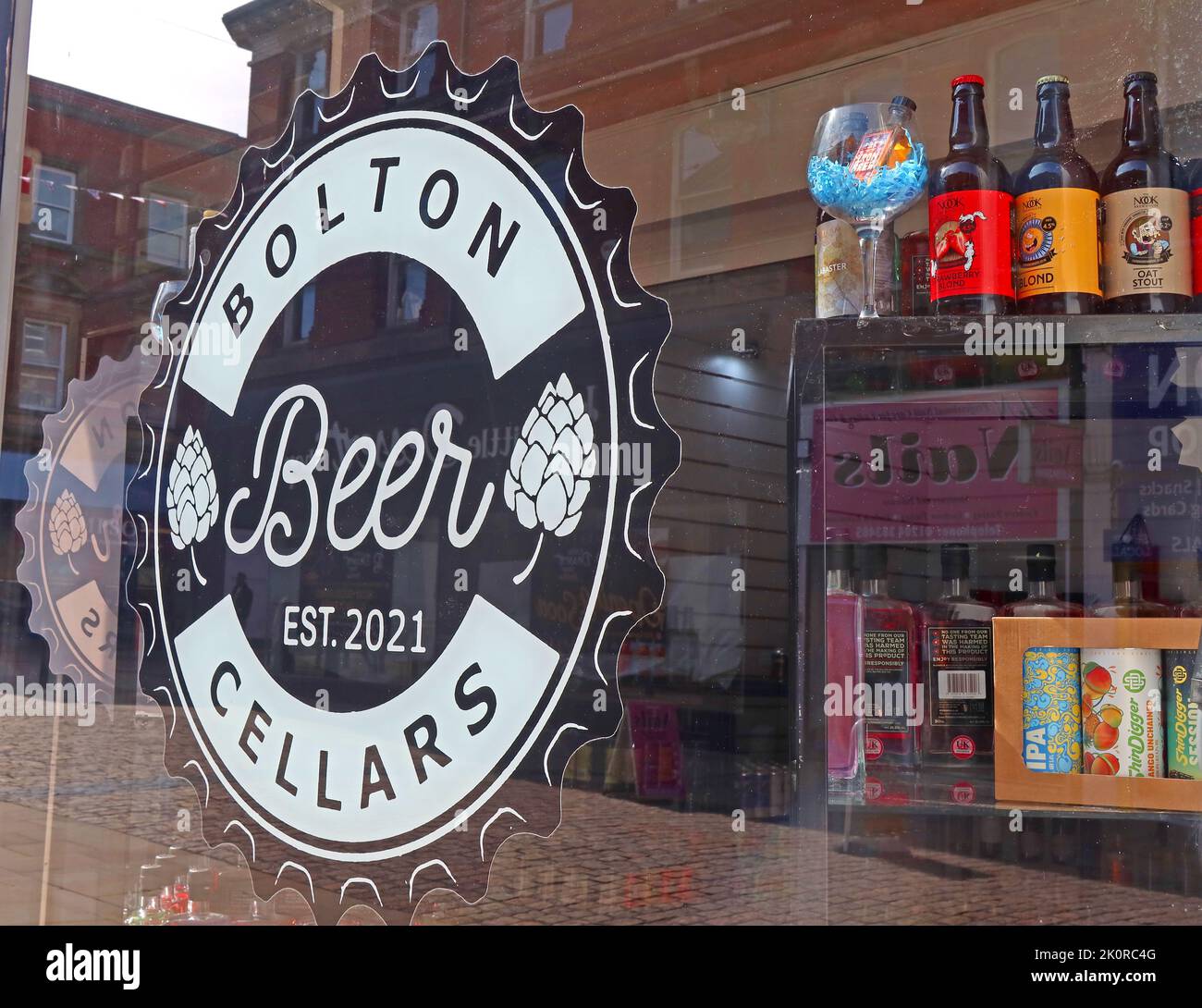 Bolton Beer Cellars, est 2021, 22 Corporation St, Bolton, Greater Manchester, ENGLAND, GROSSBRITANNIEN, BL1 2AN Stockfoto