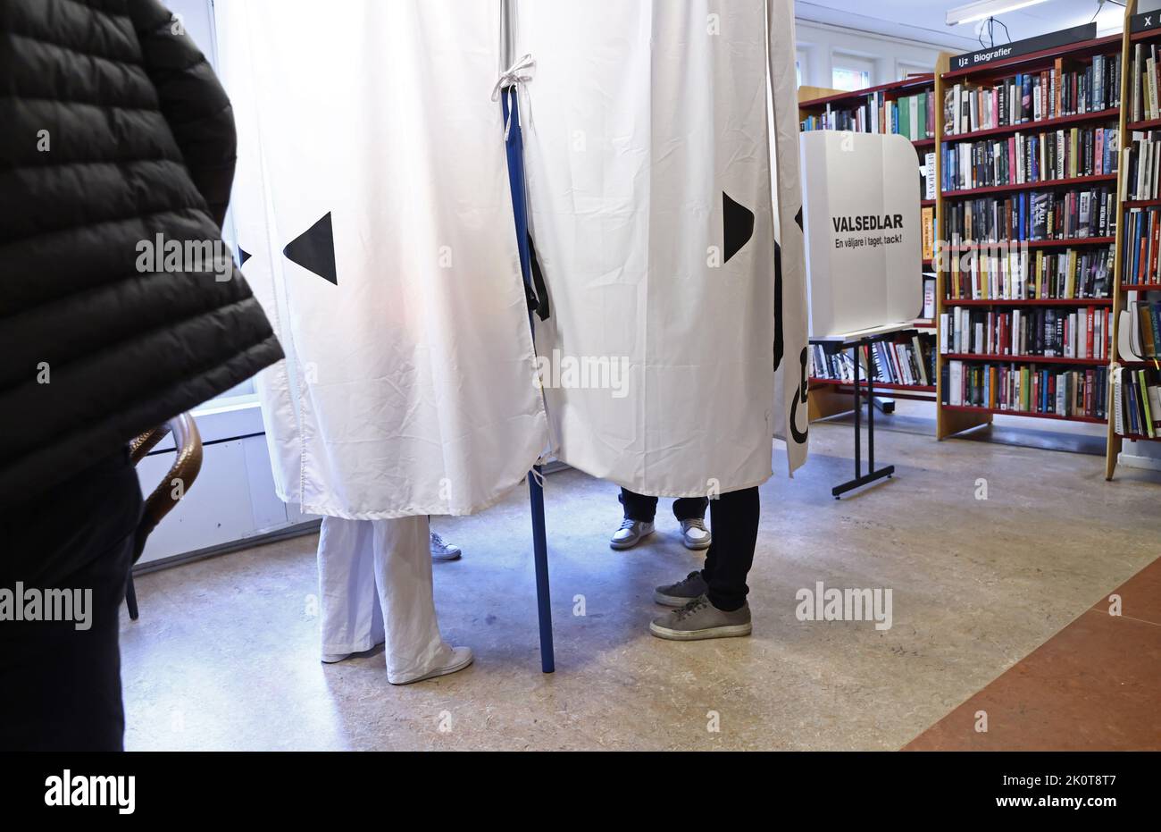 Die schwedischen Parlamentswahlen, Wahltag, am Sonntag in Stockholm, Schweden. Auf dem Bild: Wähler in der Östermalm-Bibliothek, Stockholm, Schweden. Stockfoto