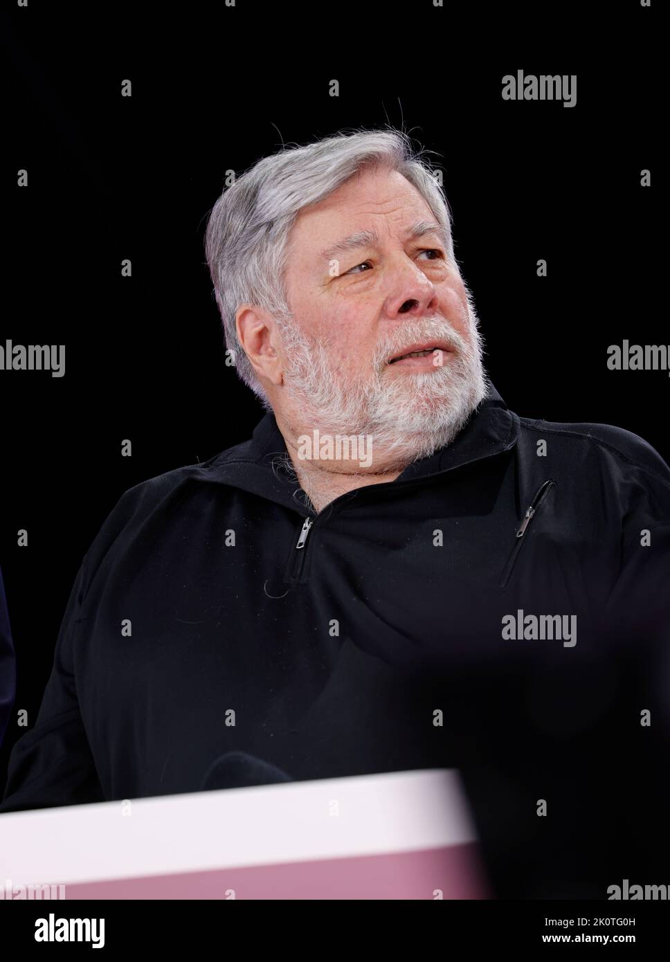 13. September 2022, Nordrhein-Westfalen, Köln: Steve Wozniak, Mitbegründer des Technologiekonzerns Apple, ist auf der Digital X-Konferenz der Deutschen Telekom auf der Bühne. Foto: Thomas Banneyer/dpa Stockfoto