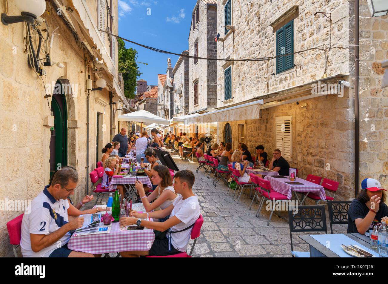 Cafés und Restaurants in der Altstadt, Dubrovnik, Croata Stockfoto