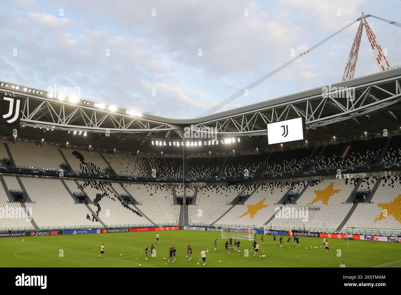 Turin, Italien. 13. September 2022. Eine allgemeine Ansicht während des SL Benfica Trainings im Juventus Stadium, Turin. Bilddatum: 13.. September 2022. Bildnachweis sollte lauten: Jonathan Moscrop/Sportimage Kredit: Sportimage/Alamy Live News Stockfoto