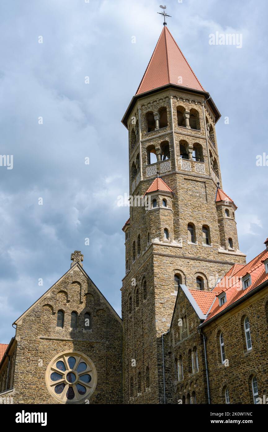 Die Benediktinerabtei St. Maurice und St. Maurus von Clervaux. Clervaux, Luxemburg. Stockfoto