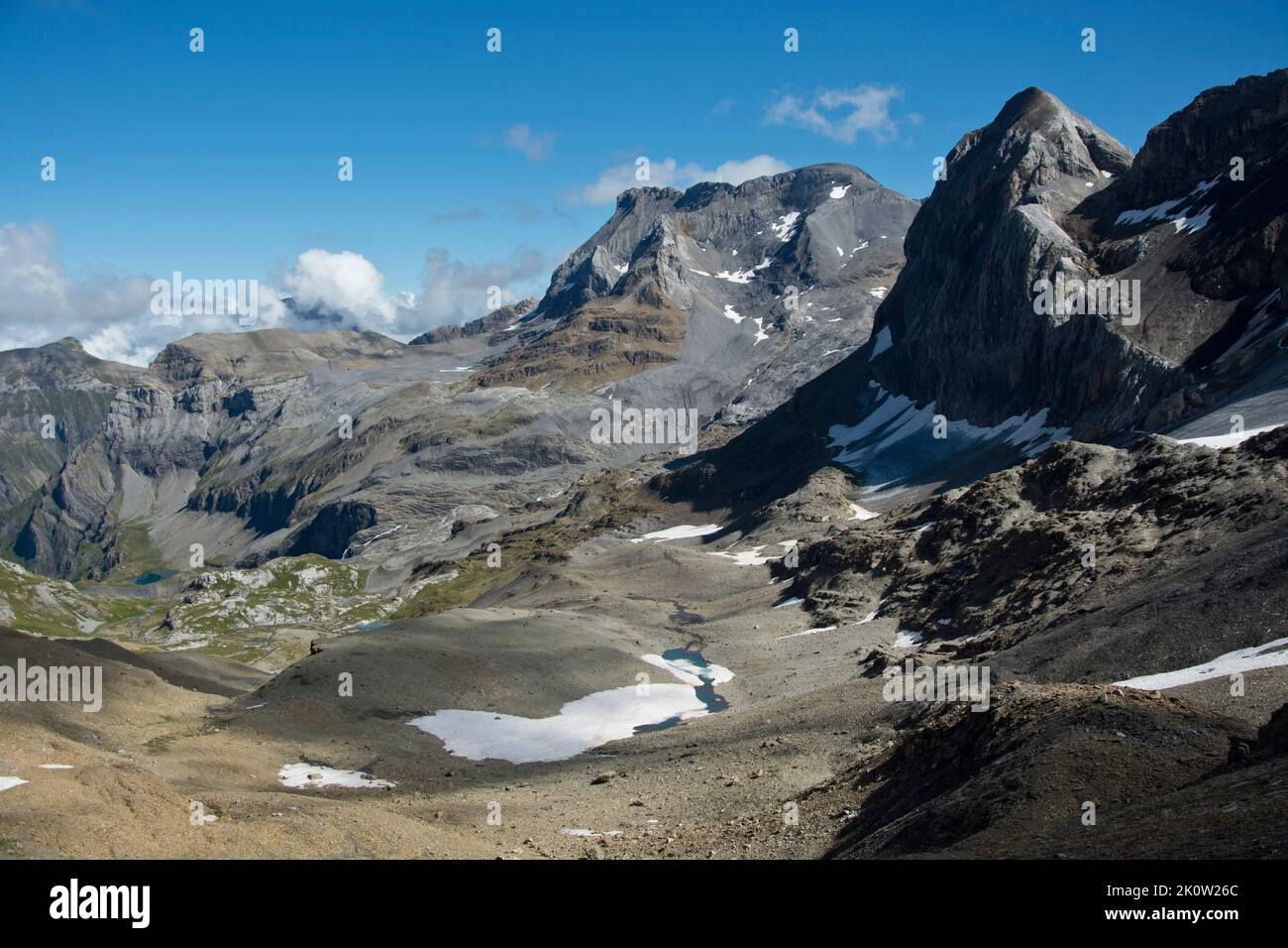 Faszinierender Ausblick vom Tierbergsattel auf das Gletscherhore und den Wildstrubel im Berner Oberland Stockfoto