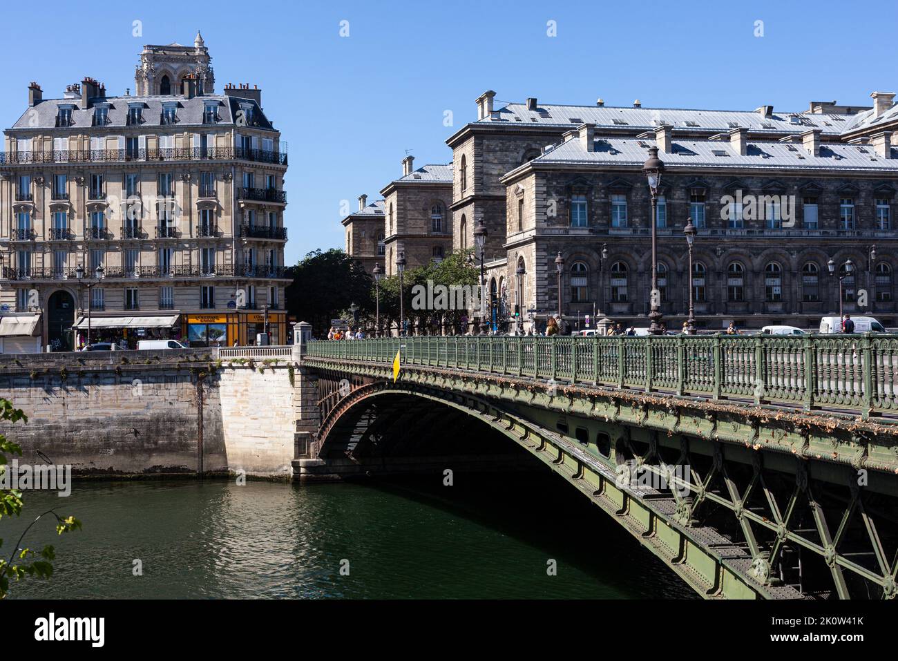 Paris, Frankreich - Juli 15: Blick auf die Brücke Pont d'Arcole auf der seine am 15. Juli 2022 Stockfoto