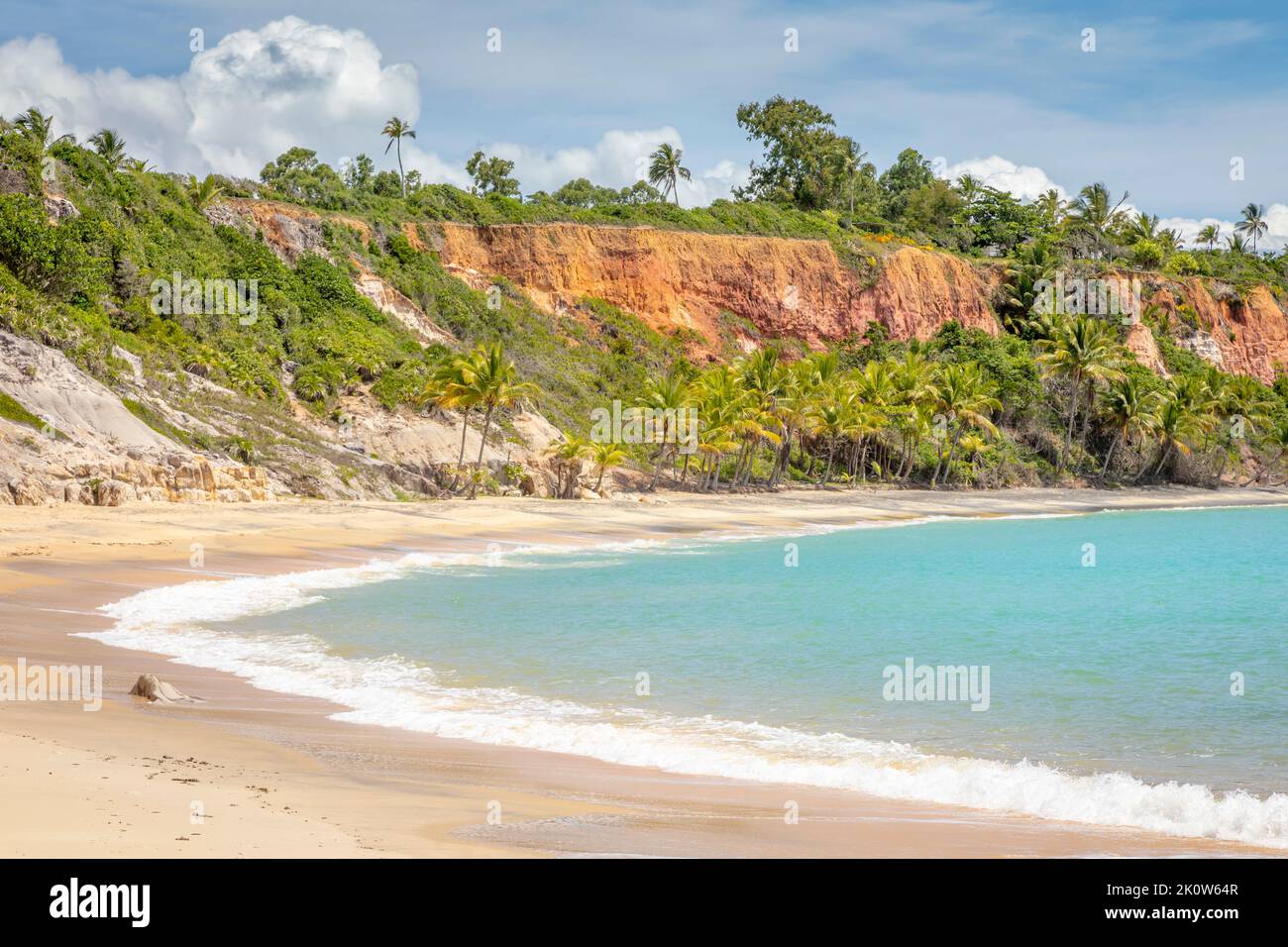 Idyllischer Espelho Strand in Trancoso an sonnigen Tagen, Bahia, Nordostbrasilien Stockfoto