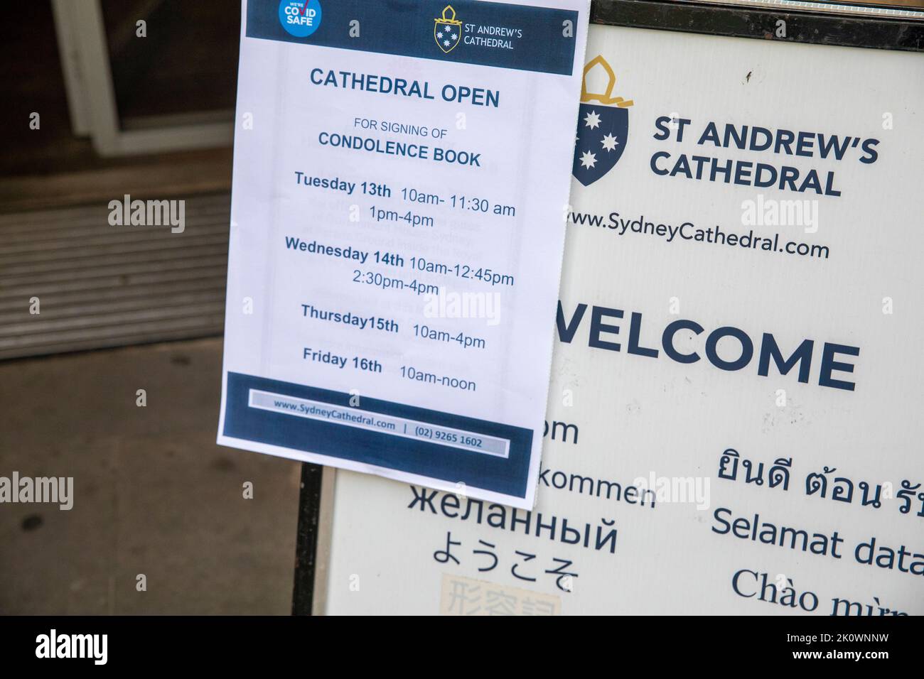 St Andrew's Cathedral in der George Street Sydney, Australien. 13. Sep, 2022. öffnungszeiten der kathedrale für Menschen, die das Kondolenzbuch nach dem Tod Ihrer Majestät Königin Elizabeth II unterzeichnen möchten Kredit: martin Berry/Alamy Live News Stockfoto