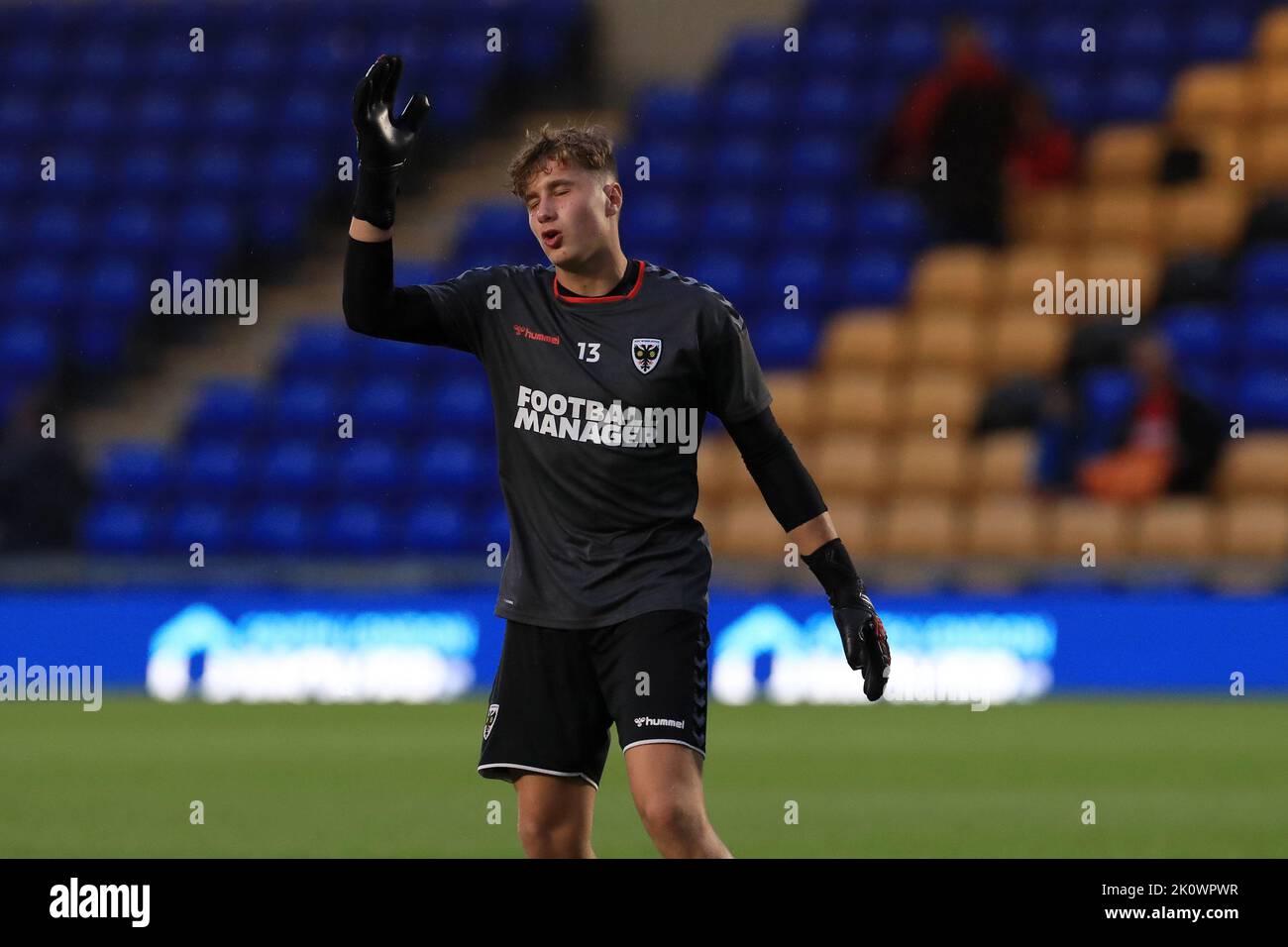 Nathan Broome #13 von AFC Wimbledon während des Sky Bet League 2-Spiels AFC Wimbledon gegen Northampton Town im Cherry Red Records Stadium, Merton, Großbritannien, 13.. September 2022 (Foto von Carlton Myrie/Nachrichtenbilder) Stockfoto