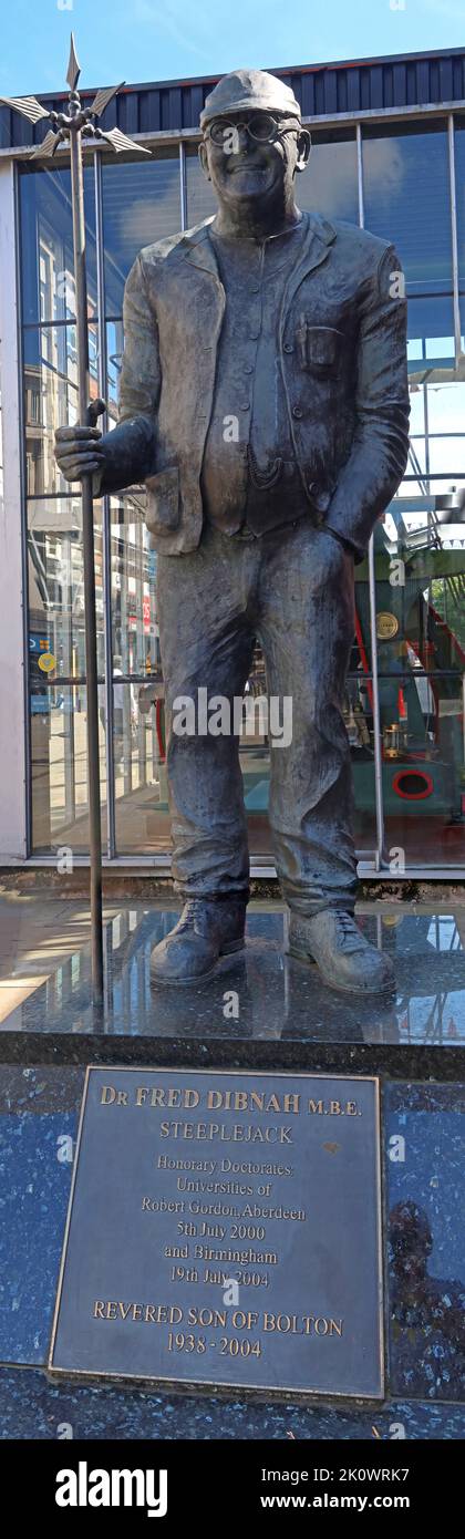 Dr. Fred Dibnah Steeplejack Bronze Statue, verehrter Sohn von Bolton, berühmter Boltonier 1938-2004, Bolton Stadtzentrum, Lancs, England, UK Stockfoto