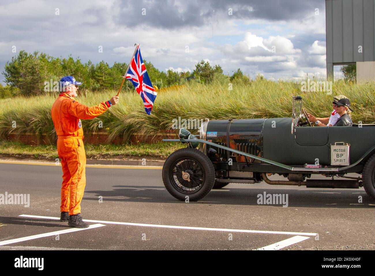 1922 20er Jahre Vorkriegszeit Green BENTLEY 2998 ccm, „Le Mans“ Sports Tourer Benzin beim Southport Classic Car and Speed Event an der Uferpromenade, Großbritannien Stockfoto