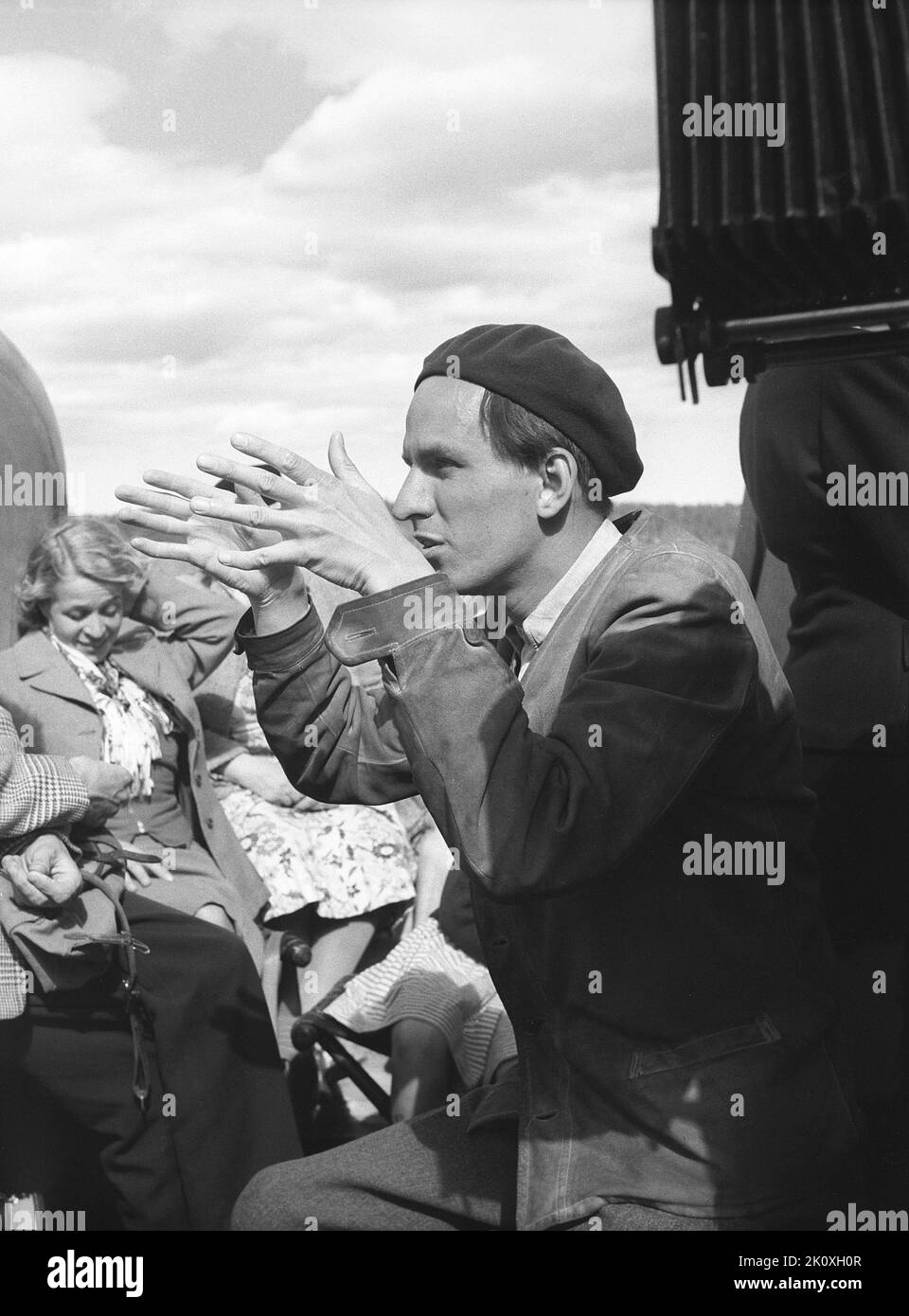 Ingmar Bergman. 1918-2007. Schwedischer Filmregisseur. Hier im Bild 1950 auf dem Filmset des Films Summer Interlude. Der Film hatte Premiere 1951. Kristoffersson Ref. AZ33-9 Stockfoto