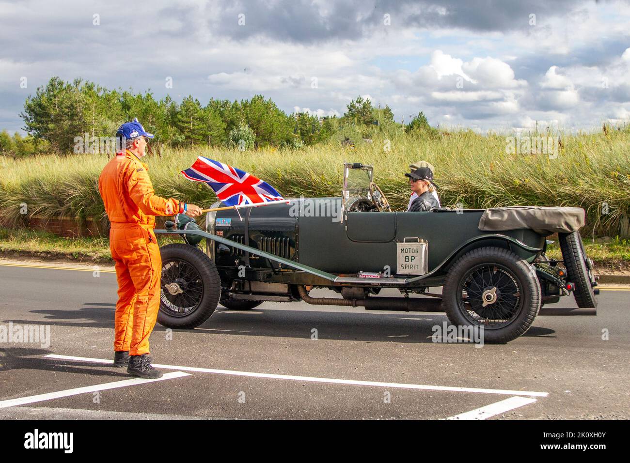 1922 20er Jahre Vorkriegszeit Green BENTLEY 2998 ccm, „Le Mans“ Sports Tourer Benzin beim Southport Classic Car and Speed Event an der Uferpromenade, Großbritannien Stockfoto