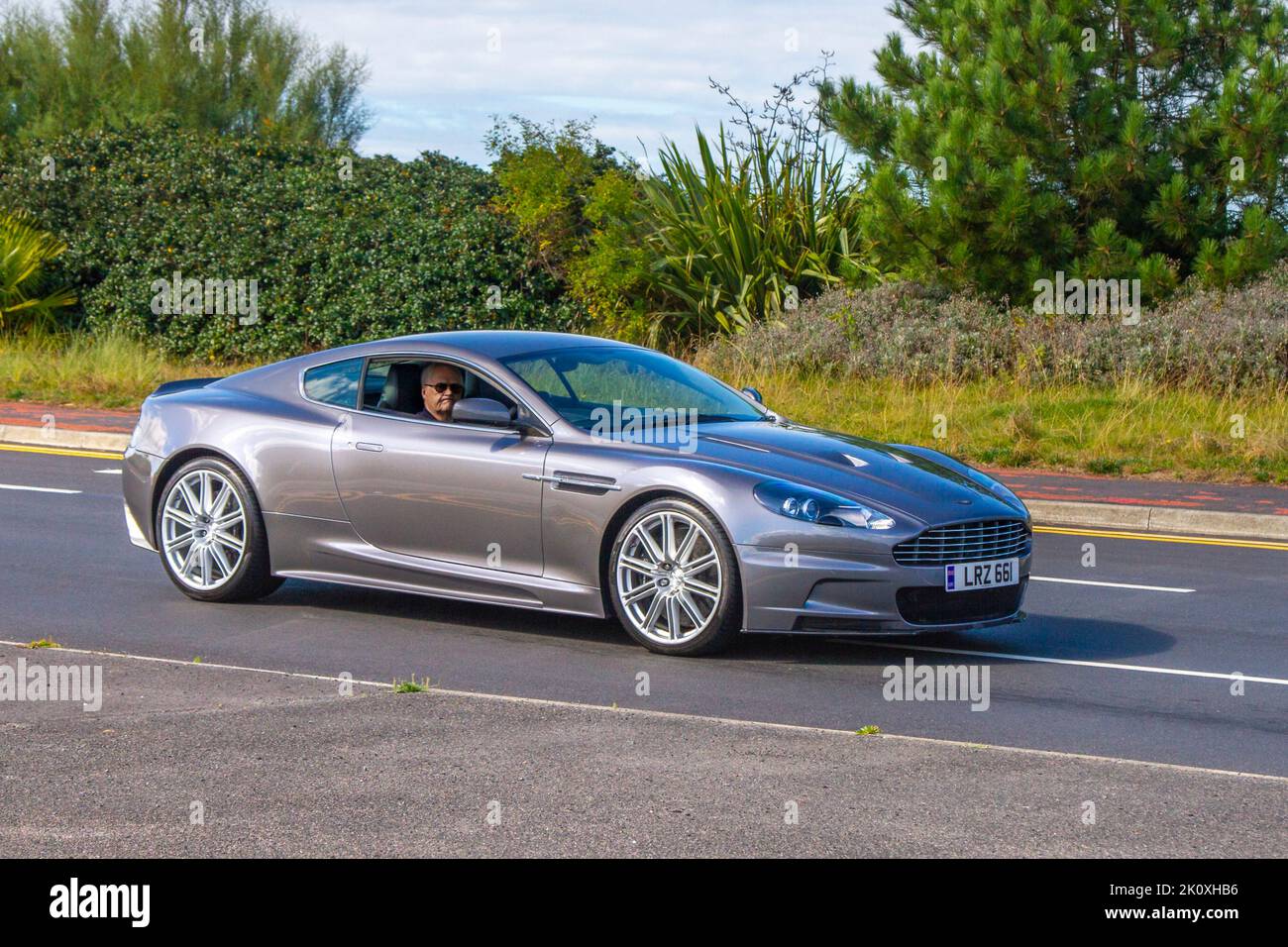 2008 Grau ASTON MARTIN DBS V12 5935cc Benziner 6-Gang Schaltgetriebe Stockfoto