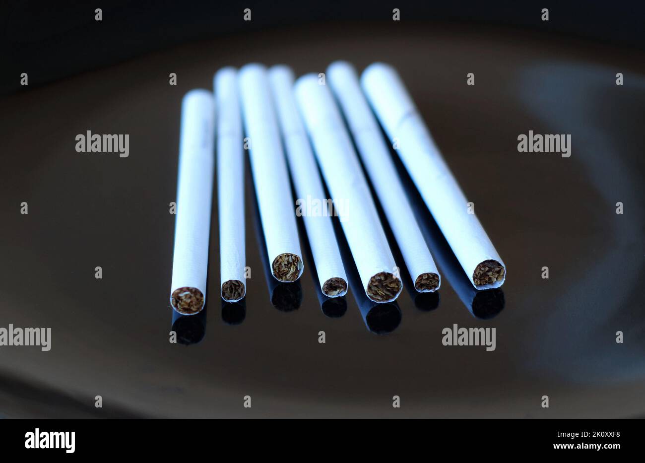 Sortengröße und Durchmesser der Tabakfilter Zigaretten detailliertes Foto Stockfoto