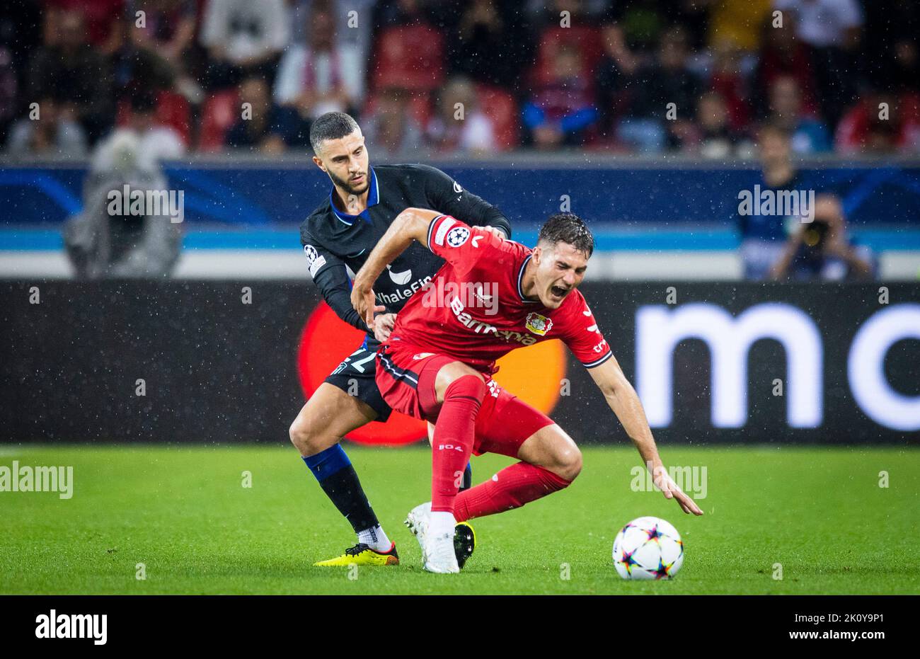 Patrik Schick (Leverkusen) Mario Hermoso (ATL) Bayer Leverkusen - Atletico Madrid 13.09.2022, Fussball; Saison 2022/23 Foto: Moritz Müller Copyright Stockfoto