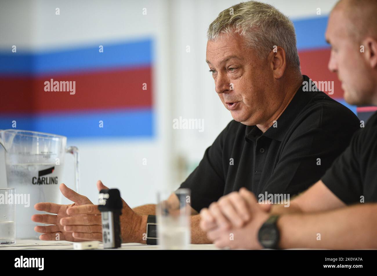 Wakefield, Großbritannien. 14. September 2022. John Minards, Chairman von Wakefield Trinity, stellt den neuen Cheftrainer Mark Applegarth vor. Rugby League Betfred Super League, Wakefield Trinity New Coach appointment Press Conferance at Be Well Support Stadium, Wakefield, UK Credit: Dean Williams/Alamy Live News Stockfoto