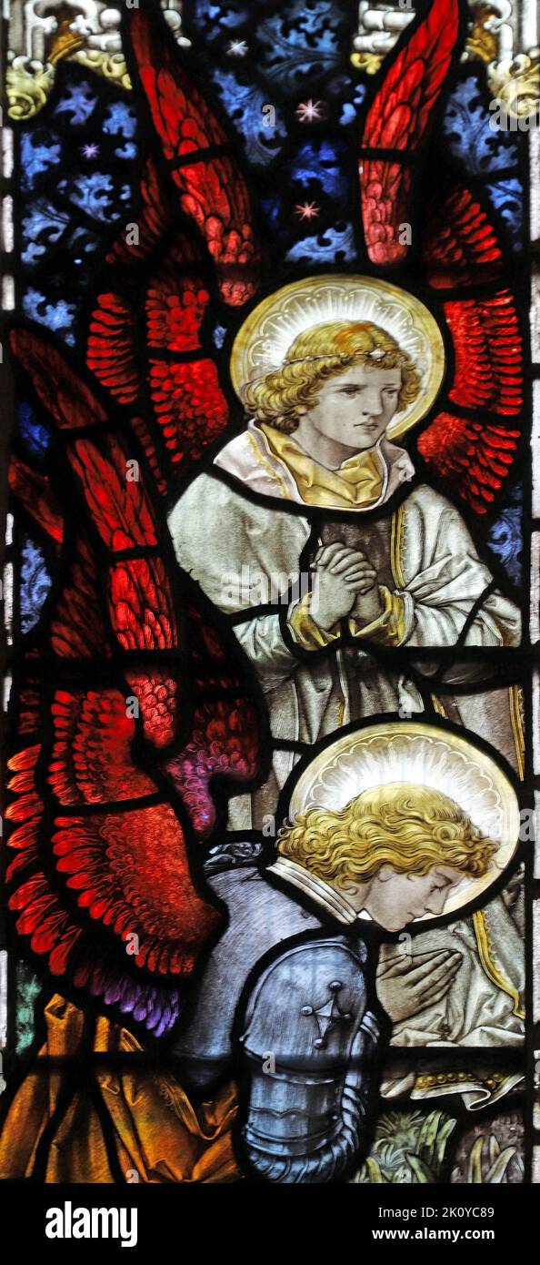 Buntglasfenster von Percy Bacon & Brothers mit Darstellung des Angelic Host, St. Columba's Church, St. Columb Major, Cornwall Stockfoto