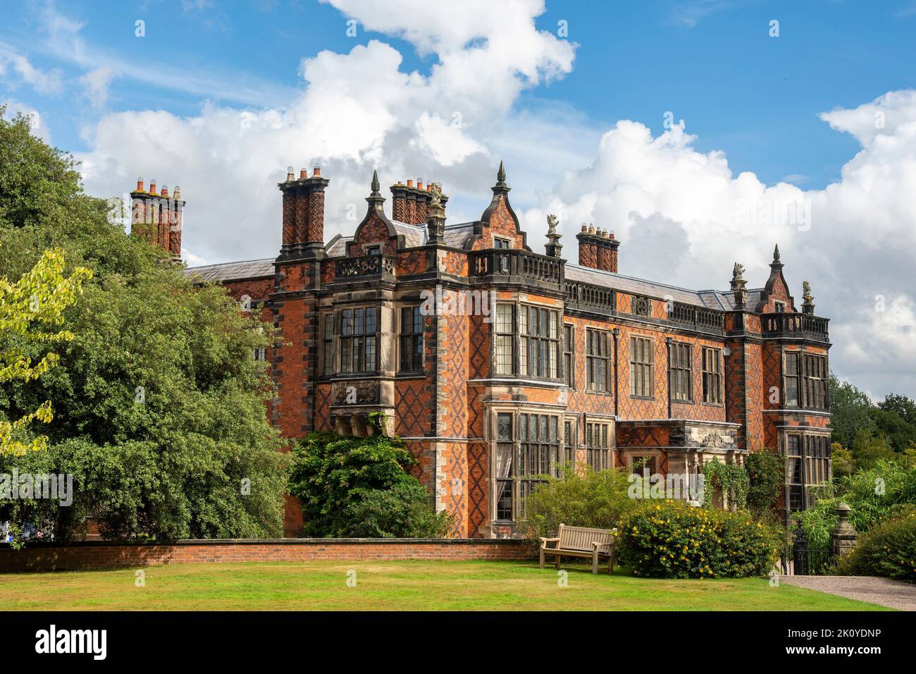 Arley Hall das stattliche 11*-Gebäude in der Klasse von Hausshire England, Großbritannien, ist eine berühmte Kulisse für viele berühmte Filmproduktionen Stockfoto