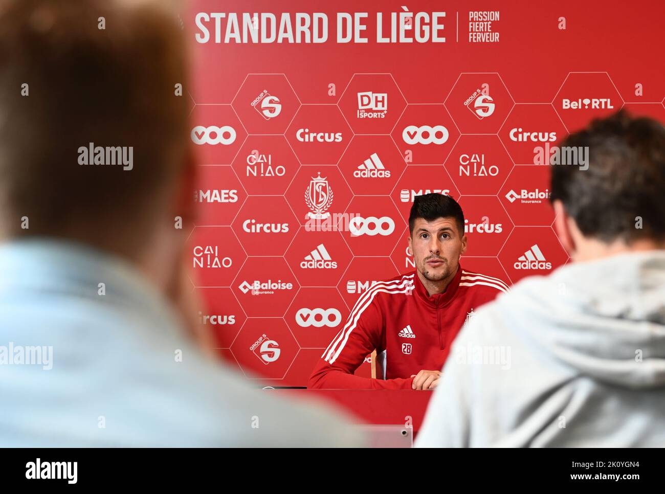 Standard's Stipe Perica spricht während einer Pressekonferenz des belgischen Fußballteams Standard de Liege, um am Mittwoch, dem 14. September 2022, ihren neuesten Transfer in Lüttich vorzustellen. BELGA FOTO JOHN THYS Stockfoto