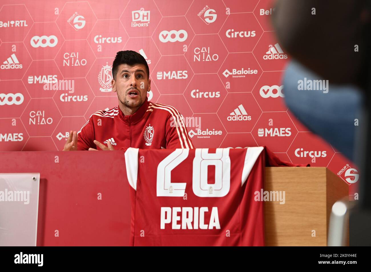 Standard's Stipe Perica spricht während einer Pressekonferenz des belgischen Fußballteams Standard de Liege, um am Mittwoch, dem 14. September 2022, ihren neuesten Transfer in Lüttich vorzustellen. BELGA FOTO JOHN THYS Stockfoto