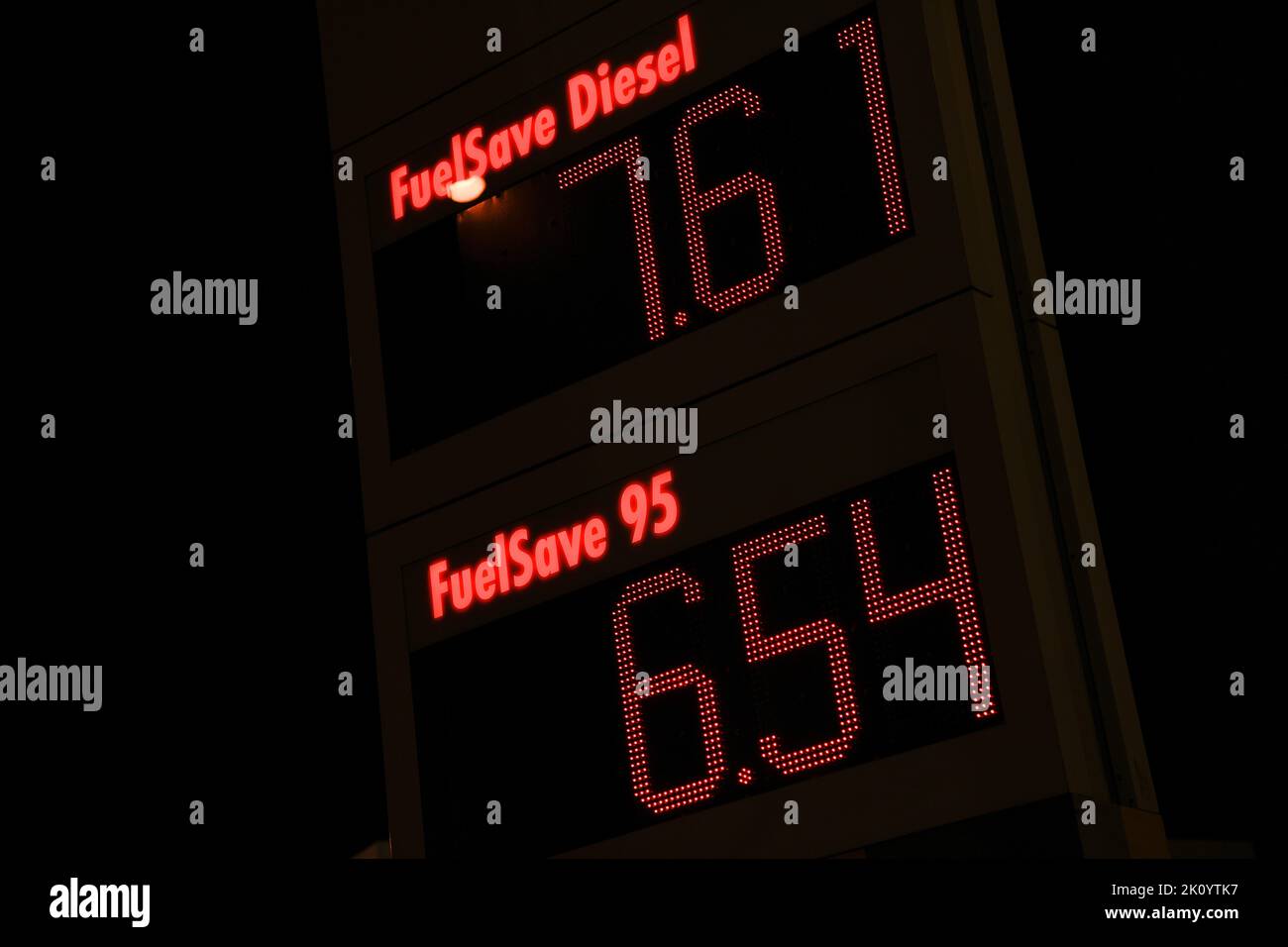 Eine Shell-Tankstelle wird am 29. Juni 2022 in Warschau, Polen, gesehen. (Foto von Jaap Arriens /Sipa USA) Stockfoto