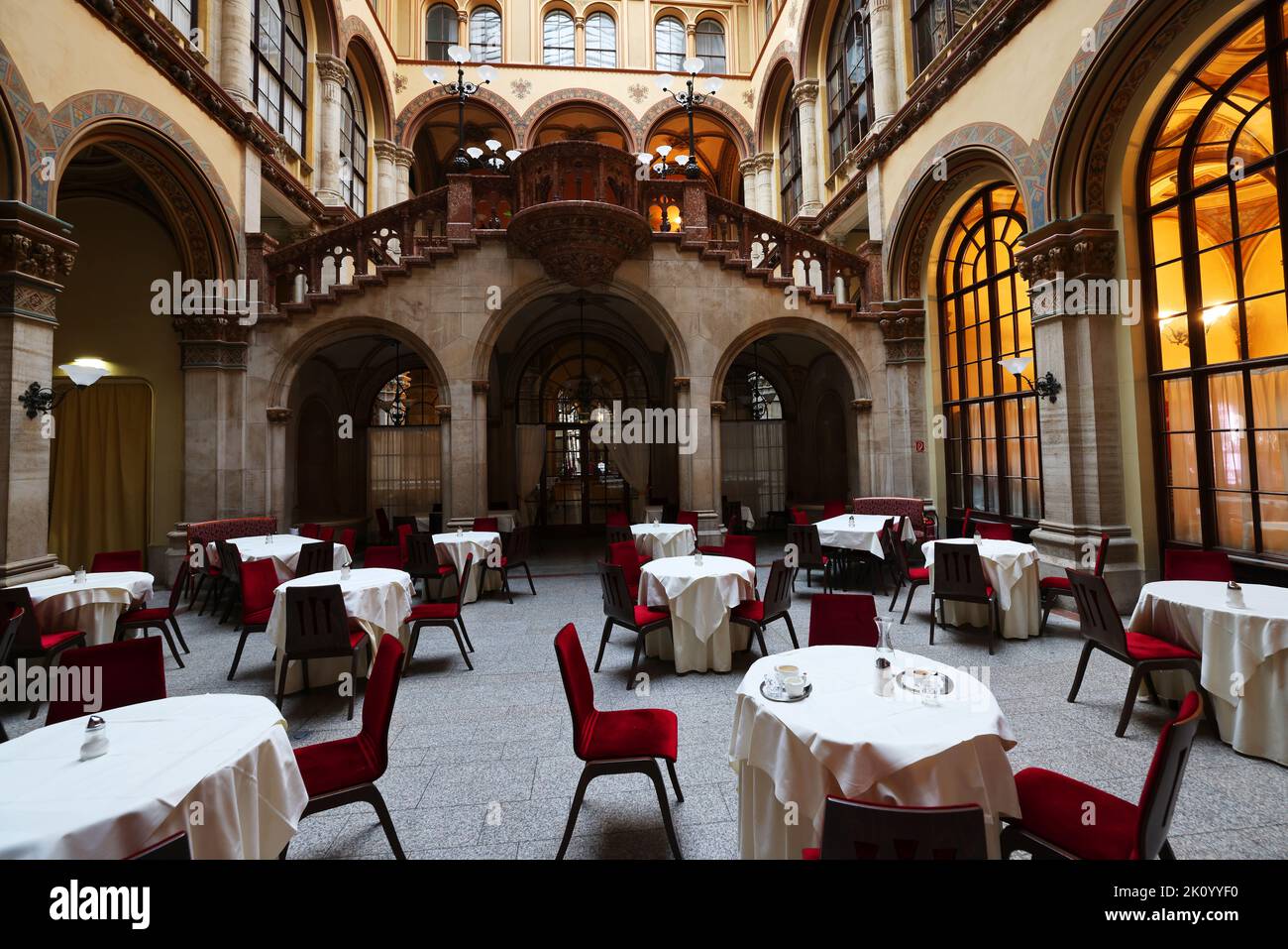 Wiener Cafehaus Breite Straße Lübeck Wien cafehaus -Fotos und -Bildmaterial in hoher Auflösung – Alamy