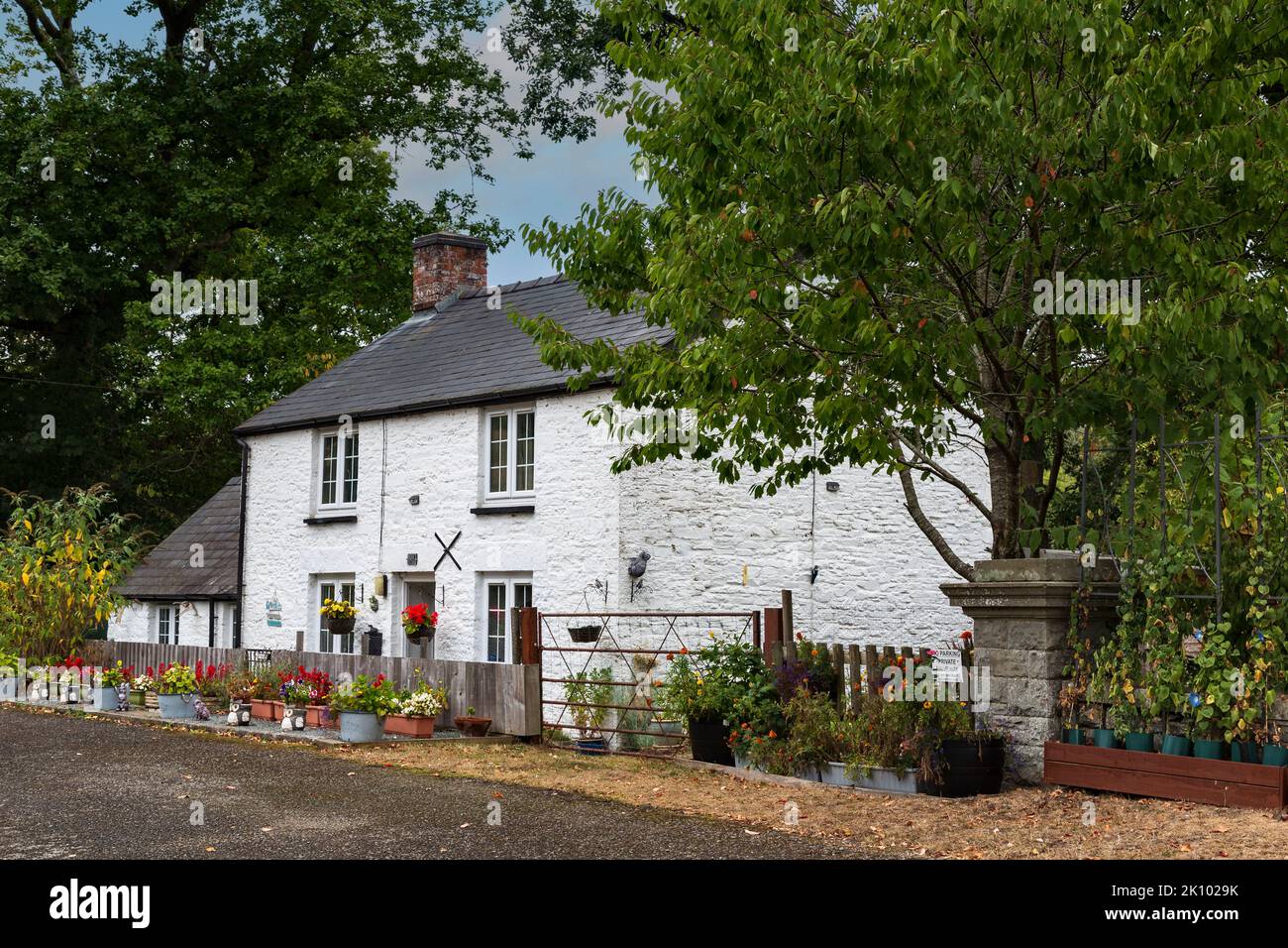 Ferienhaus am Straßenrand südlich von Builth Wells, Powys, Wales, Großbritannien Stockfoto