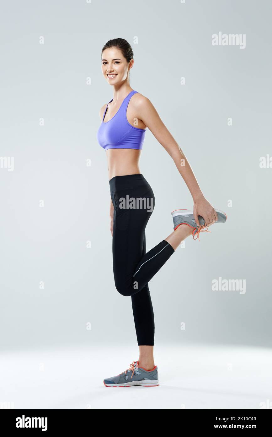 Nichts schmeckt so gut, wie es sich anfühlt, fit zu sein. Porträt einer schönen Frau, die sich