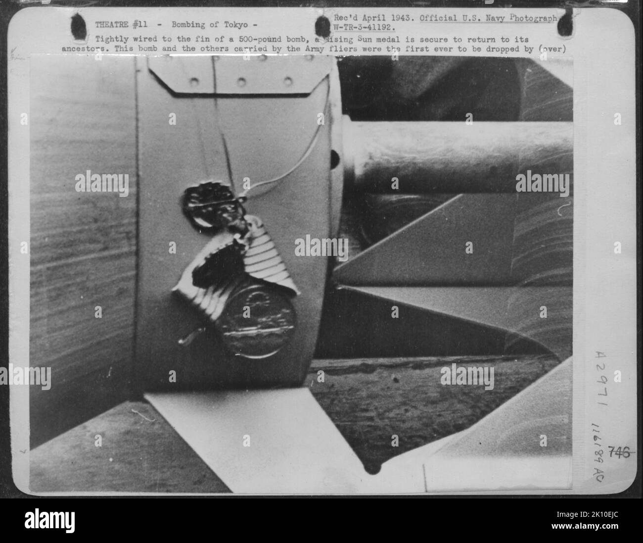 Geschichte: Eingegangen Am 1943. April. Offizielle US-Navy-Fotografie W-TR-3-41192. Es gab Temp neg no 746. Neues Negativ von NASM-IMD zugewiesen.Kategorie: Tokyo RaidUnterkategorie: GeneralObjekte: PACIFIC THEATRE, TOKYO RAIDwar Theatre Number: 23War Theater: West pacificus Air Force Referenznummer: 116189ACPlace: Pacific TheatreFotoserie: WWII. 1940 - 1983. National Archives at College Park - Archives II (College Park, MD). Fotodruck. Fotos von Aktivitäten, Einrichtungen und Personal Stockfoto