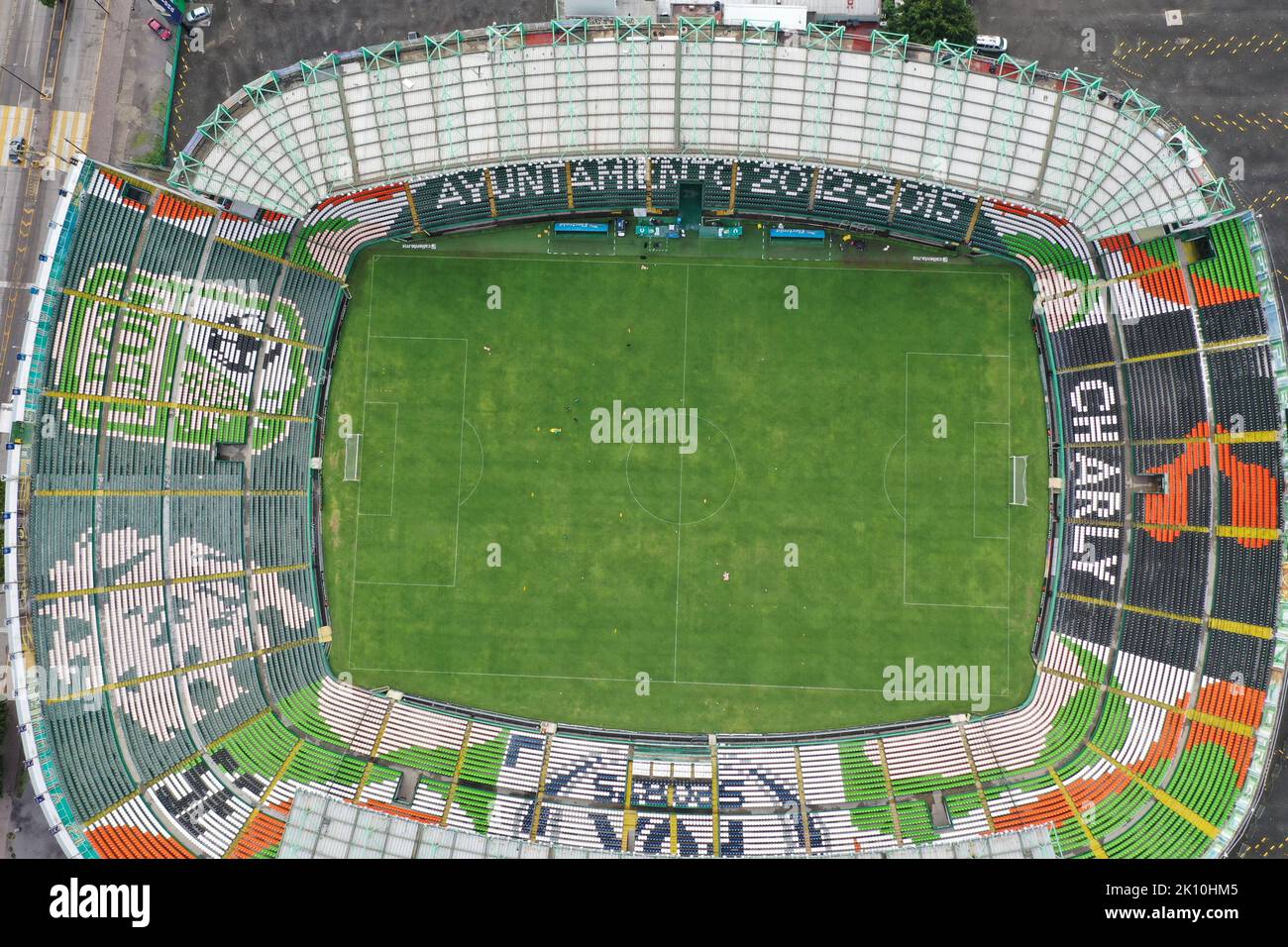 Club León Fußballstadion, Luftaufnahme der Stadt León im Bundesstaat Guanajuato, Mexiko. Die professionelle Fußballmannschaft aus Mexiko aus der Stadt León, aus der mexikanischen Bajío, spielt in der ersten Liga der mexikanischen Liga MX. (© Foto Luis Gutierrez von NortePhoto.com) Estadio de Futbol del Club León , vista aerea de la ciudad de León en el estado de Guanajuato, México. quipo de fútbol profesional de México de la ciudad de León, del Bajío mexicano, Juega en la Primera División de México Liga MX Futbol mexicano. (© Foto Luis Gutierrez von NortePhoto.com) Stockfoto