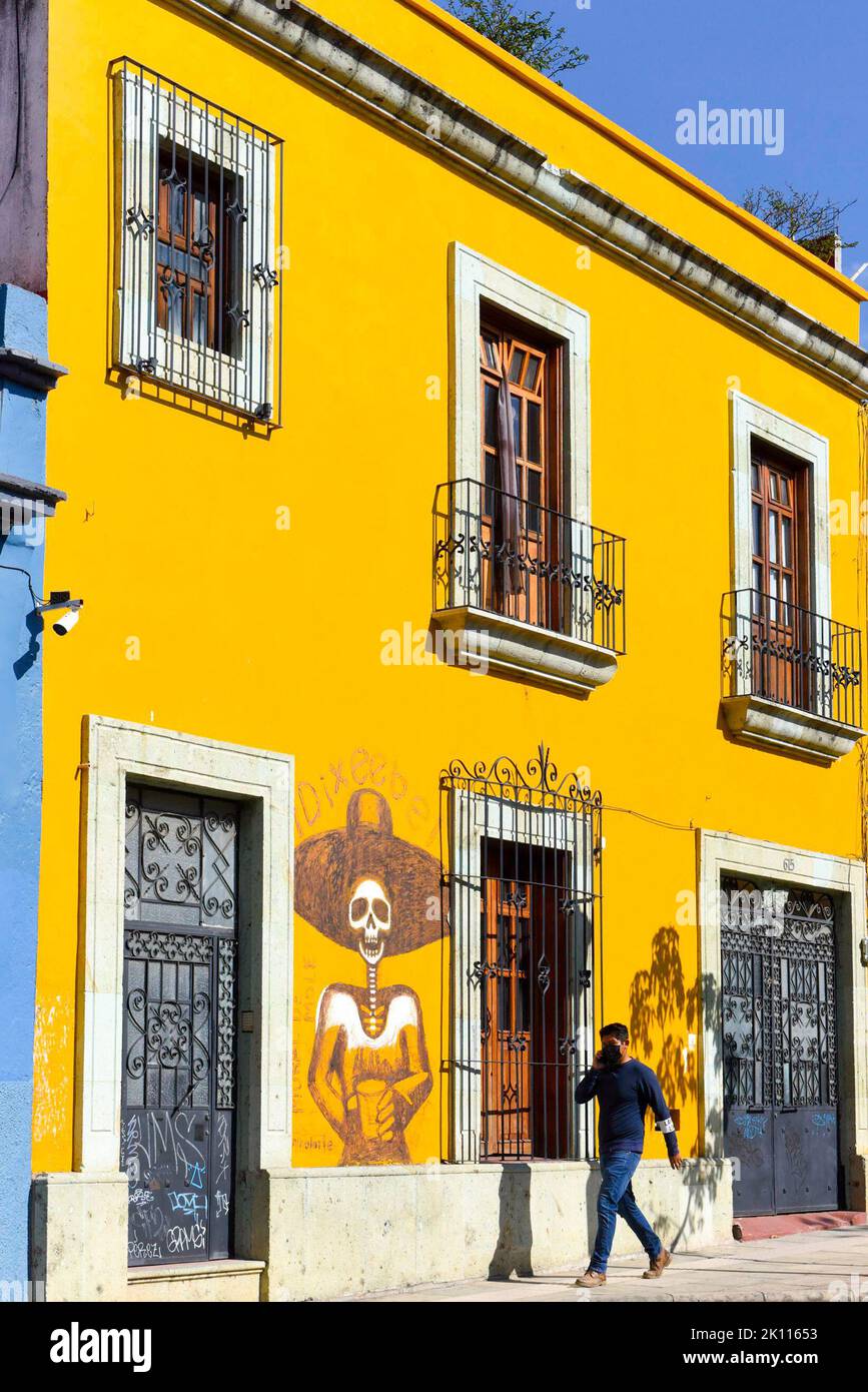 Die wunderschöne Calle Porfirio Diaz in der historischen Innenstadt von Oaxaca de Juarez, Bundesstaat Oaxaca, Mexiko Stockfoto