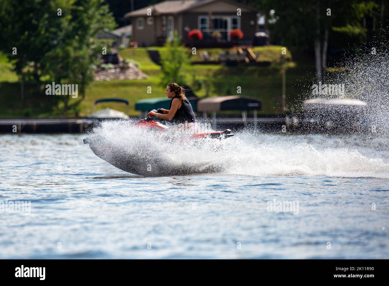 Girl ski water Fotos und Bildmaterial in hoher Auflösung Alamy