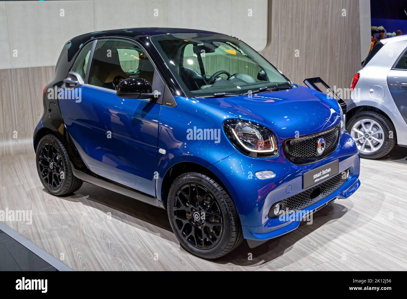Smart fortwo Edition Urbanshadow auf dem Pariser Automobilsalon in der Expo Porte de Versailles. Frankreich - 2. Oktober 2018 Stockfoto