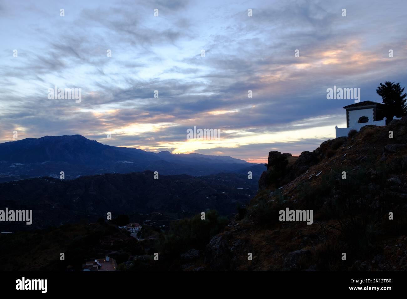 Aussichtsturm vom castillo in Comares, Axarquia, Malaga, Andalusien, Costa del Sol, Spanien Stockfoto