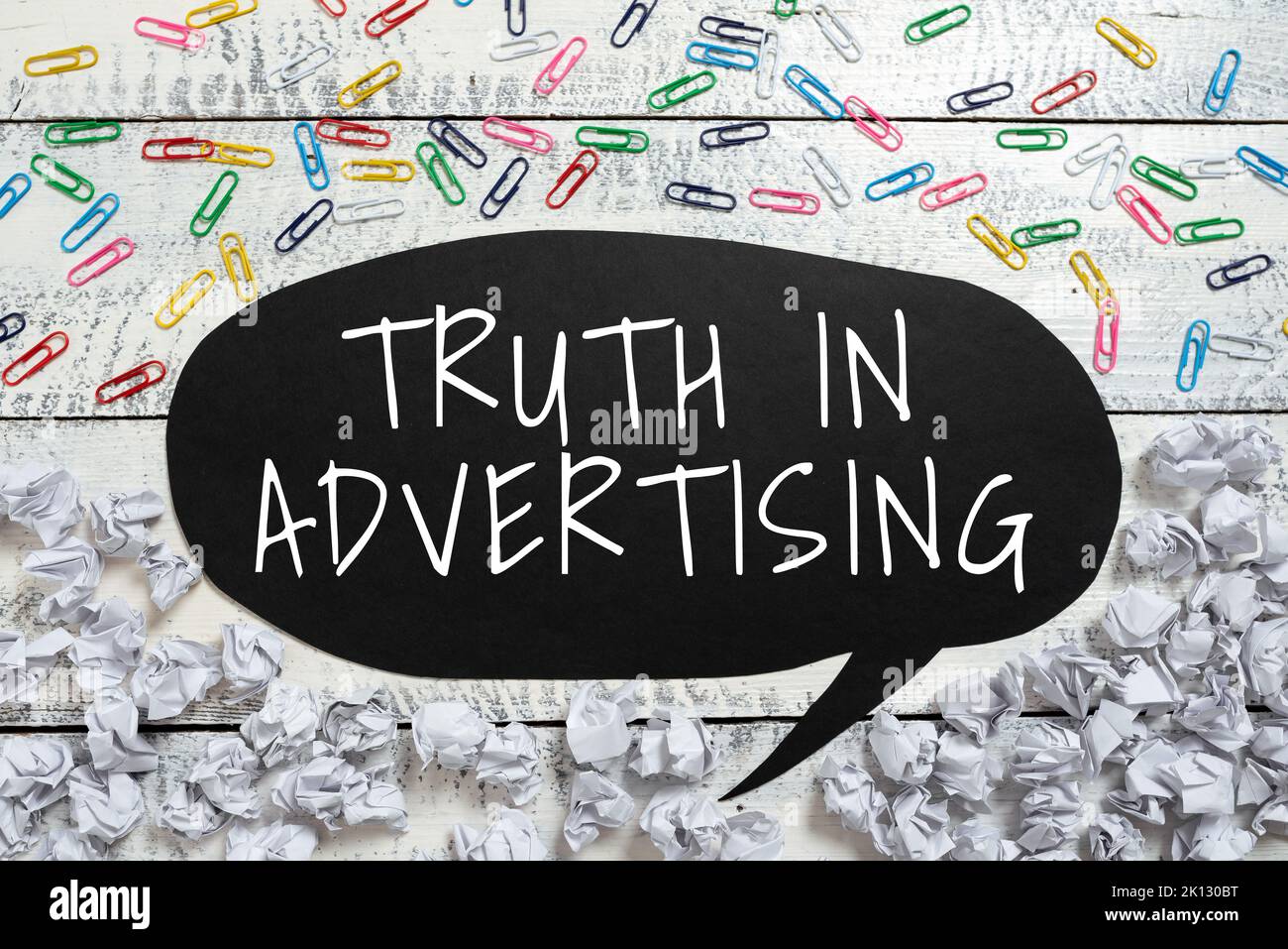 Textunterschrift zur Darstellung der Wahrheit in der Werbung. Wort für Praxis ehrliche Werbung Werbung Propaganda Stockfoto